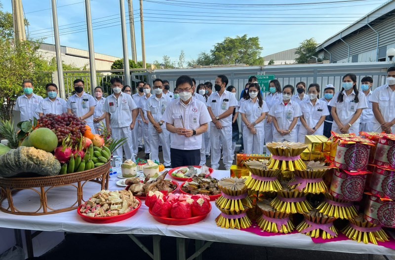คุณพัฒนศักดิ์ แสนสมรส กรรมการผู้จัดการ บริษัท พี ควอลิตี้ แมชชีน พาร์ท จำกัด พร้อมด้วยพนักงานบริษัท ฯ จัดพิธีไหว้เจ้า เนื่องในเทศกาลตรุษจีน ต้อนรับปีเถาะ ซึ่งตรงกับวันที่ 21 มกราคม 2566